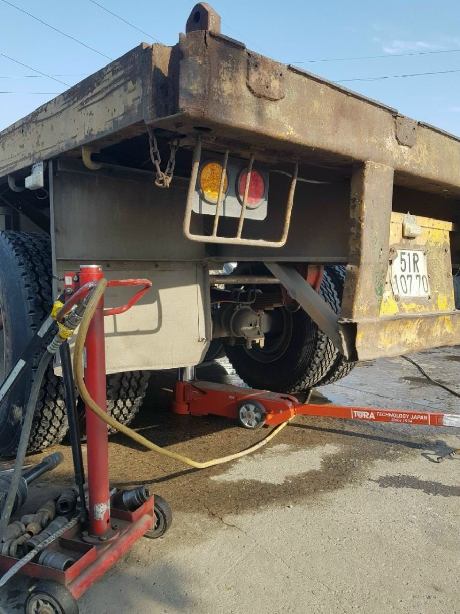 TRUNG TÂM THAY MỚI LỐP XE Ô TÔ TẠI CÂY XĂNG 68 DĨ AN BÌNH DƯƠNG